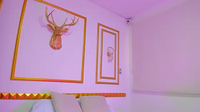 zully28  online show from 12/21/25, 12:23