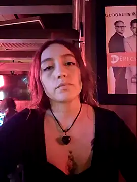 Eveeelyn25 online show from 04/02/26, 01:47