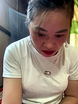 Snapshot of hotel222 chatting on 11/25/25, 04:12 hotel222 online show from 11/25/25, 04:12