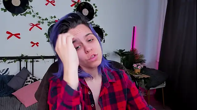 LiraBelle online show from 04/23/26, 03:08