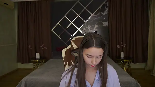 Snapshot of TinyNatalie chatting on 12/13/25, 09:53 TinyNatalie online show from 12/13/25, 09:53