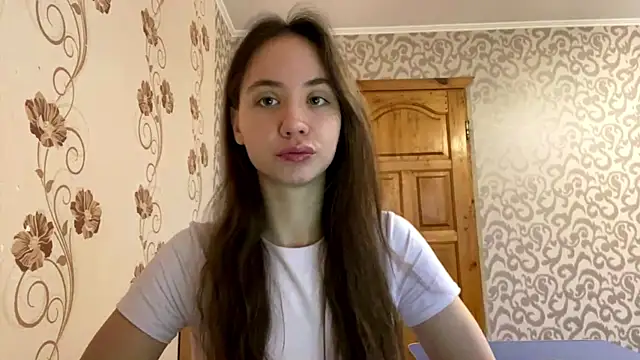 ChandaApplin online show from 12/04/25, 07:17