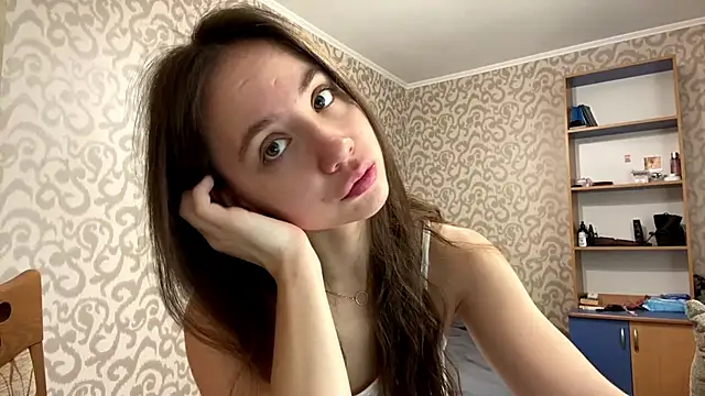 ChandaApplin online show from 12/22/25, 08:22