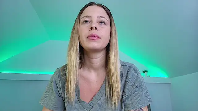 KateAllyaa online show from 12/14/25, 02:50