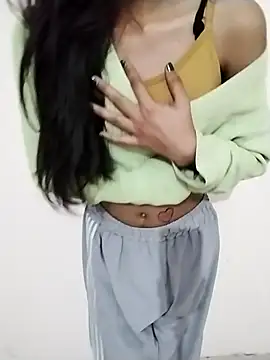 Snapshot of Alli8900 chatting on 11/28/25, 05:04 Alli8900 online show from 11/28/25, 05:04