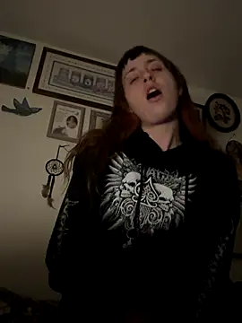 Snapshot of ashtrayhaterz chatting on 11/23/25, 01:33 ashtrayhaterz online show from 11/23/25, 01:33