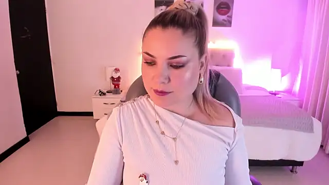 Violeta Hotter online show from 12/03/25, 10:57