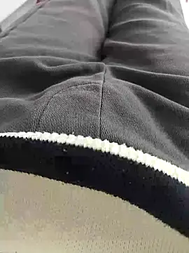 Snapshot of BarrenProtege chatting on 12/14/25, 10:42 BarrenProtege online show from 12/14/25, 10:42