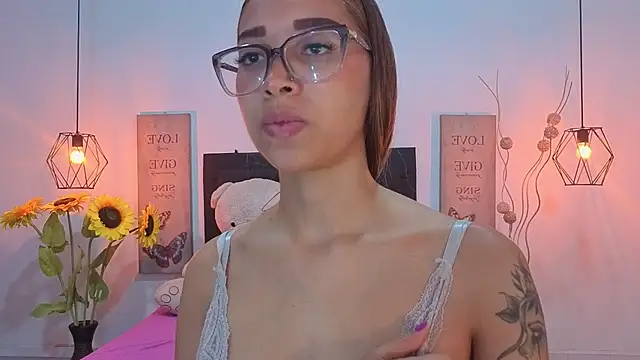 Antonella mc online show from 06/09/26, 12:28