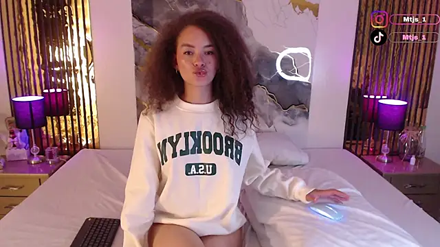 MiticaBrennet  online show from 04/10/26, 04:39