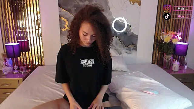 MiticaBrennet  online show from 04/21/26, 04:19