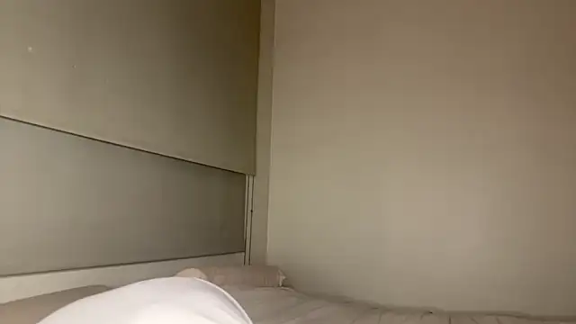 heyitsmia online show from 12/02/25, 12:49