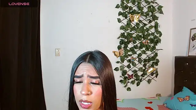 Snapshot of Ameliejoness_ chatting on 12/03/25, 08:18 Ameliejoness online show from 12/03/25, 08:18