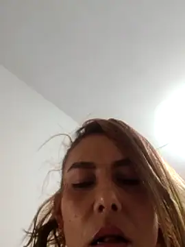 Alice-pink online show from 11/28/25, 03:42