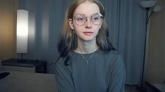 Snapshot of ToyaPletz chatting on 11/29/25, 05:16 ToyaPletz online show from 11/29/25, 05:16