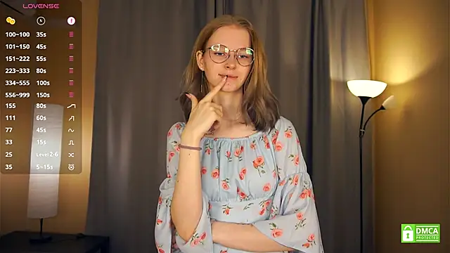 Snapshot of ToyaPletz chatting on 12/17/25, 06:58 ToyaPletz online show from 12/17/25, 06:58