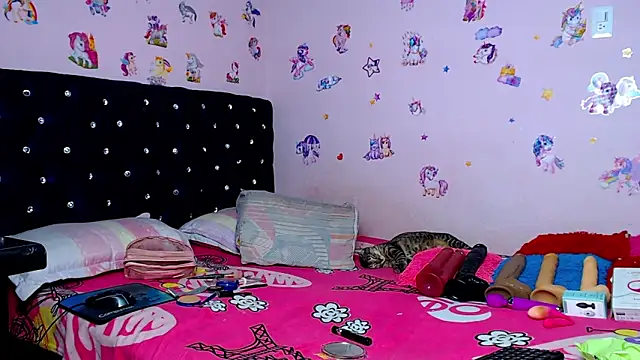 ShantalTsFox online show from 03/01/26, 04:03