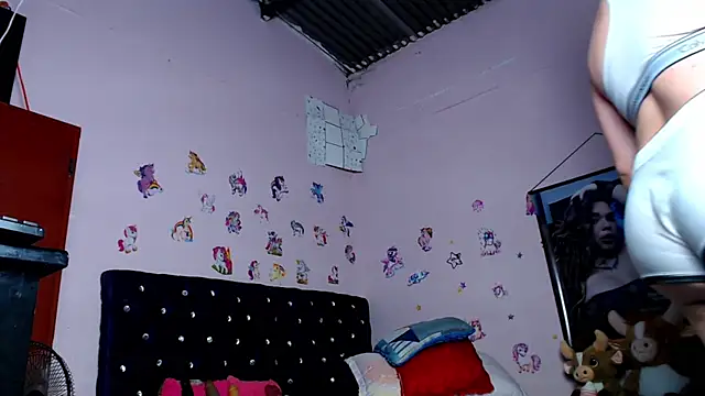 ShantalTsFox online show from 04/09/26, 06:19