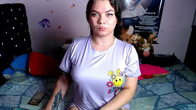 Snapshot of ShantalTsFox chatting on 06/17/26, 04:04 ShantalTsFox online show from 06/17/26, 04:04