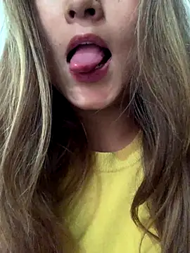 Snapshot of hotladki5 chatting on 12/15/25, 11:25 hotladki5 online show from 12/15/25, 11:25