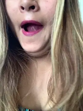 Snapshot of hotladki5 chatting on 12/16/25, 07:35 hotladki5 online show from 12/16/25, 07:35