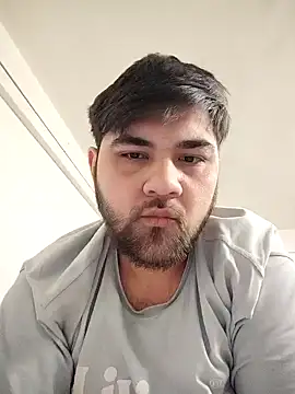 Snapshot of Koma001 chatting on 02/14/26, 03:20 Koma001 online show from 02/14/26, 03:20