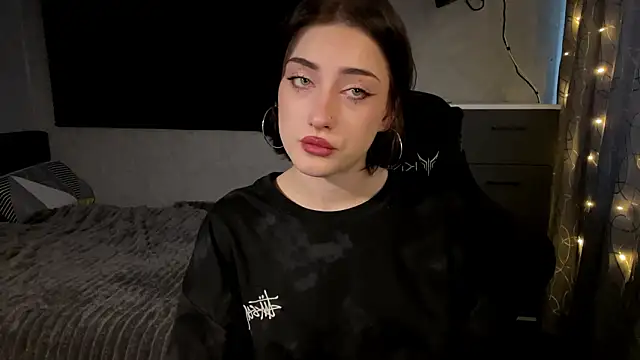 Snapshot of Meowluly chatting on 02/09/26, 12:47 Meowluly online show from 02/09/26, 12:47