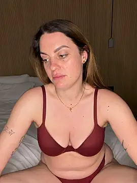 laraslittlesecrett online show from 04/23/26, 11:20