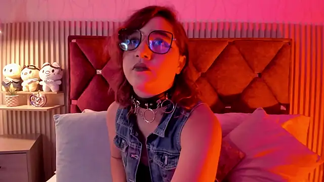 Kiri Velvet online show from 04/22/26, 08:21