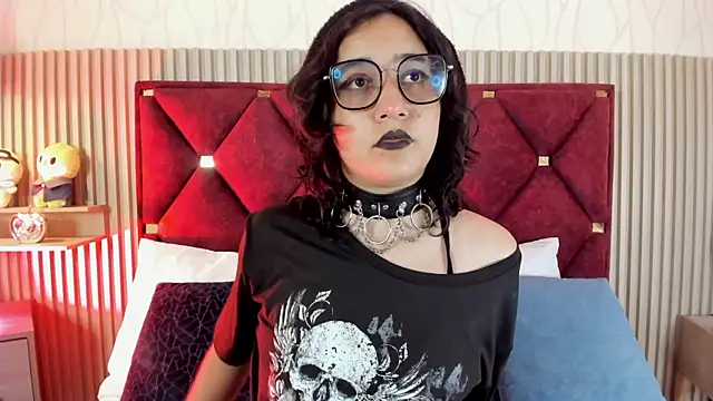 Kiri Velvet online show from 06/25/26, 02:44