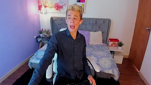 Juaan Diick online show from 12/17/25, 02:45