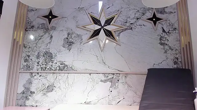 ZoeCollin online show from 04/23/26, 07:16