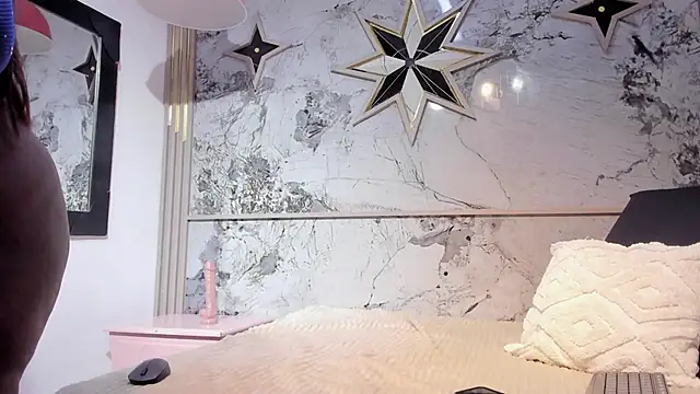 ZoeCollin online show from 06/08/26, 07:47