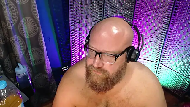 Snapshot of BigBearforCuddles chatting on 06/21/26, 01:30 BigBearforCuddles online show from 06/21/26, 01:30