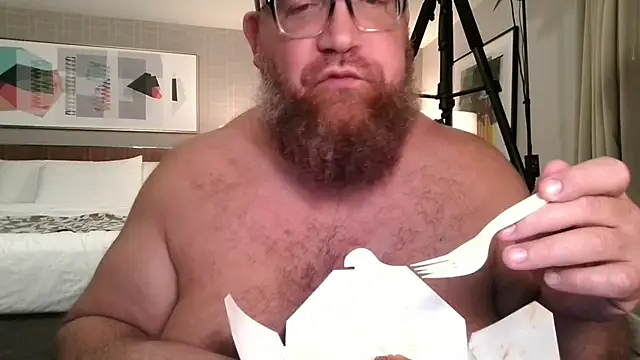 Snapshot of BigBearforCuddles chatting on 07/04/26, 03:35 BigBearforCuddles online show from 07/04/26, 03:35