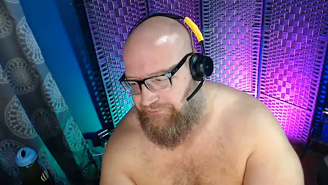 Snapshot of BigBearforCuddles chatting on 07/07/26, 02:36 BigBearforCuddles online show from 07/07/26, 02:36