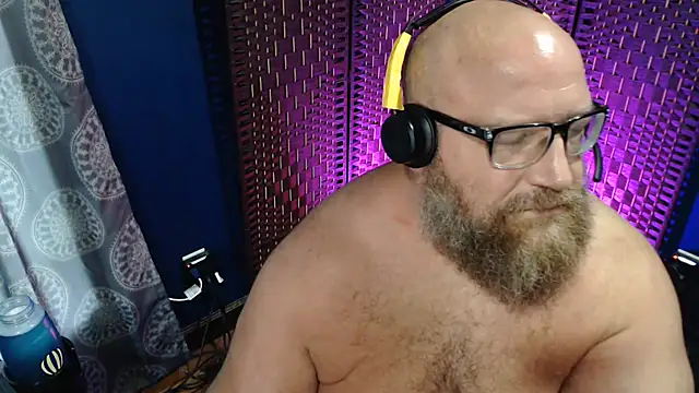 Snapshot of BigBearforCuddles chatting on 08/02/26, 03:21 BigBearforCuddles online show from 08/02/26, 03:21