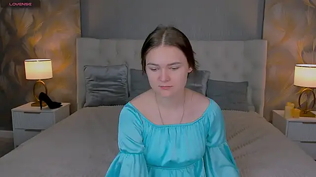 Snapshot of GLORIA_BLOOM chatting on 11/30/25, 08:46 GLORIA BLOOM online show from 11/30/25, 08:46