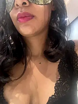 LunnaMaska online show from 12/01/25, 02:44