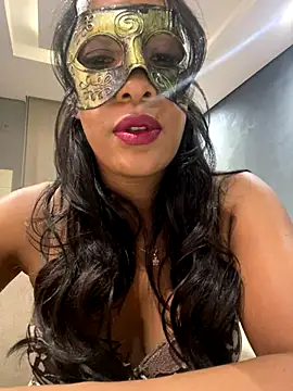 LunnaMaska online show from 12/21/25, 04:08