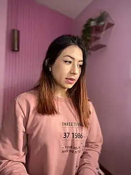 MaddieHunter online show from 11/28/25, 01:14