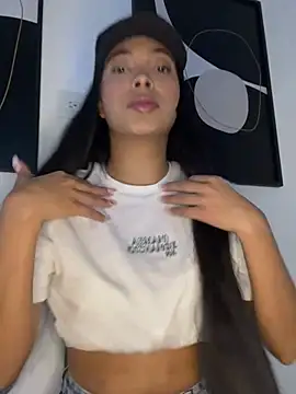 Snapshot of KarolRojas_22 chatting on 04/29/26, 06:28 KarolRojas 22 online show from 04/29/26, 06:28