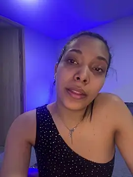 Snapshot of KarolRojas_22 chatting on 05/03/26, 03:34 KarolRojas 22 online show from 05/03/26, 03:34