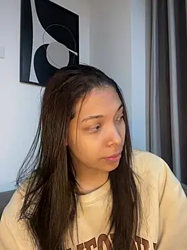 Snapshot of KarolRojas_22 chatting on 06/08/26, 06:58 KarolRojas 22 online show from 06/08/26, 06:58