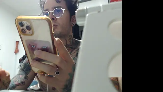 CryBoy13 online show from 01/18/26, 05:44