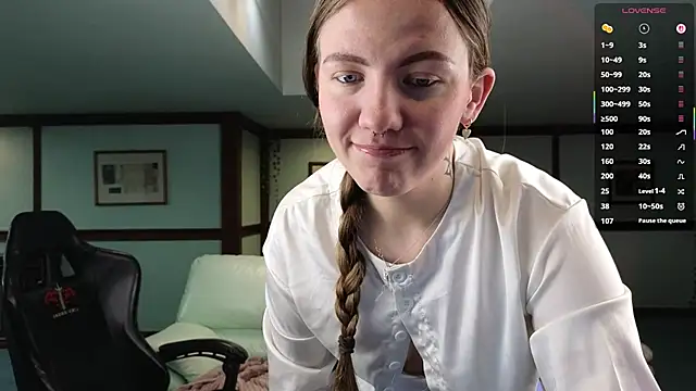 KiraRustle online show from 02/05/26, 02:49