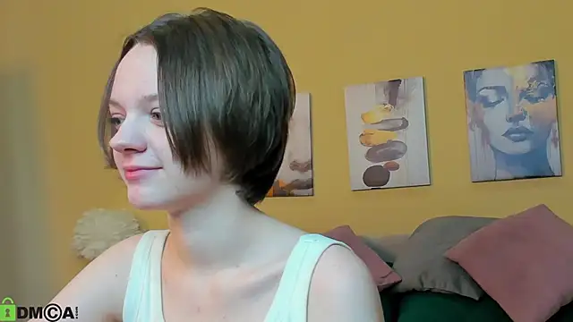 Olivia Riesz online show from 04/11/26, 01:21