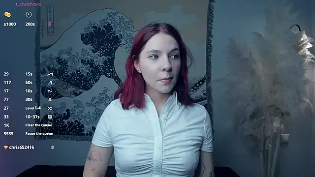 Snapshot of Solarspark chatting on 12/15/25, 07:12 Solarspark online show from 12/15/25, 07:12