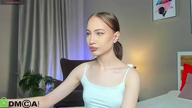 lally cute online show from 12/05/25, 11:19