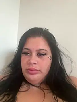 CurvyAyla online show from 08/10/26, 05:00